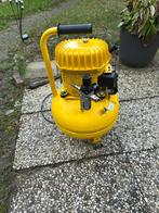 Bostitch stille compressor (Jun-Air), Doe-het-zelf en Verbouw, Compressors, 6 tot 10 bar, Ophalen of Verzenden, Zo goed als nieuw