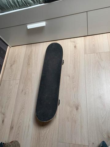 Skateboard beschikbaar voor biedingen