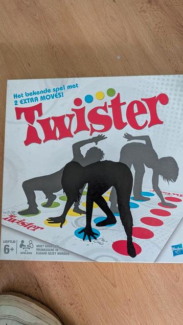 Hasbro Twister - Zo goed als nieuw! beschikbaar voor biedingen
