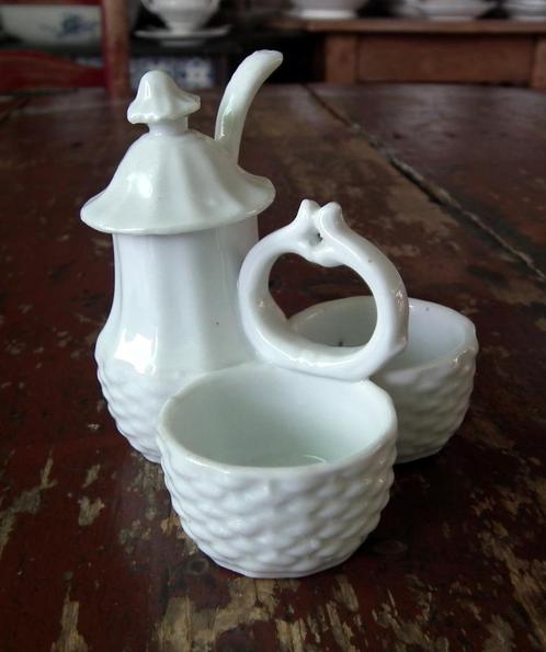 Antiek wit peper-zout-mosterd stelletje, Antiek en Kunst, Antiek | Servies los, Ophalen of Verzenden