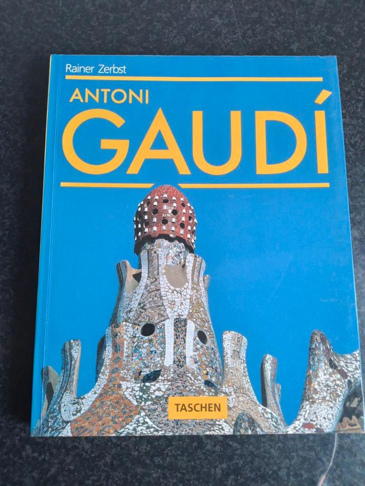 Antoni Gaudi - Rainer Zerbst TASCHEN, Boeken, Kunst en Cultuur | Architectuur, Gelezen, Architecten, Ophalen of Verzenden