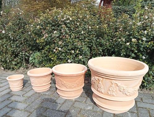 Mooie gebakken terracotta pot garland old finsch., Tuin en Terras, Bloembakken en Plantenbakken, Nieuw, Binnen, Balkon, Tuin, Rond
