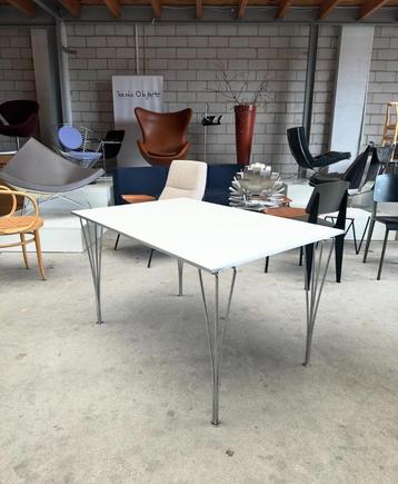 Fritz Hansen Rectangular table beschikbaar voor biedingen