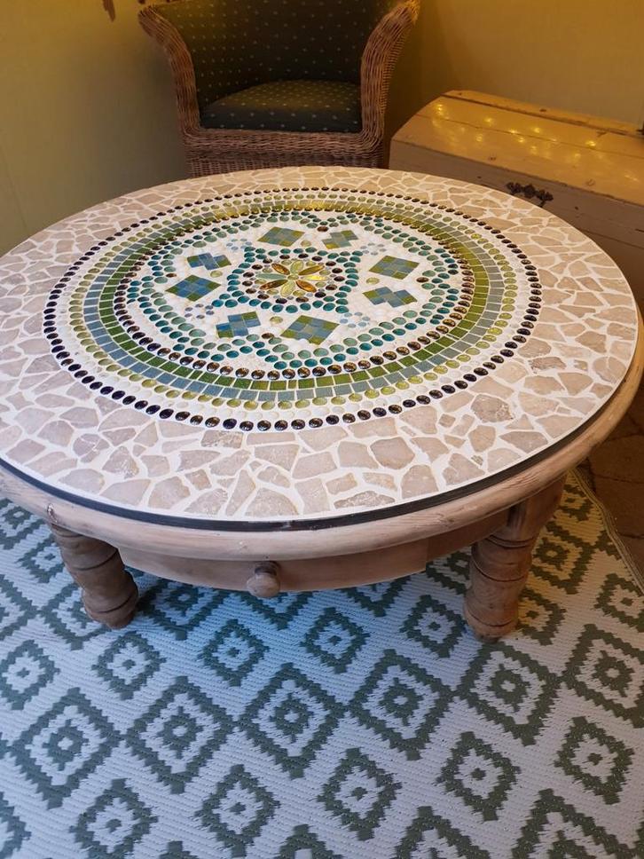 "Nostalgische" grenen tafel met prachtig keramiek bovenblad, Tuin en Terras, Tuintafels, Zo goed als nieuw, Rond, Ophalen