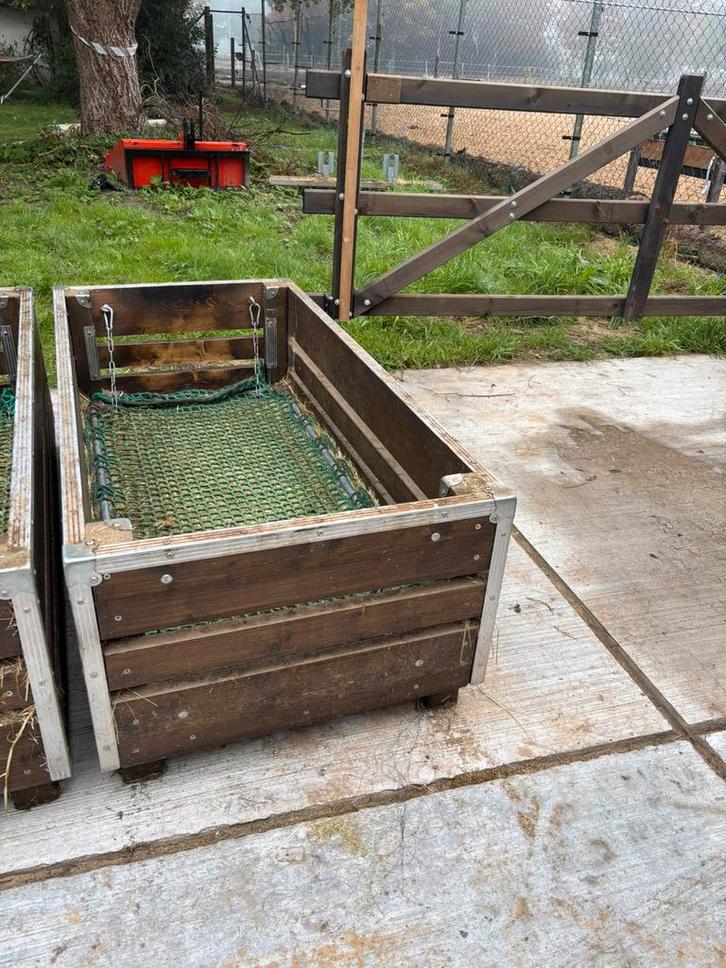 Slowfeeder bak hooibak, Dieren en Toebehoren, Paarden en Pony's | Overige Paardenspullen, Zo goed als nieuw, Dressuur, Ophalen