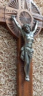 Houtsnijwerk kruis uit 1938 met Jezus, Ophalen of Verzenden