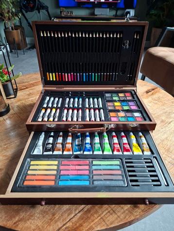 Luxe Teken/Kleur kist - 1 keer gebruikt.  beschikbaar voor biedingen