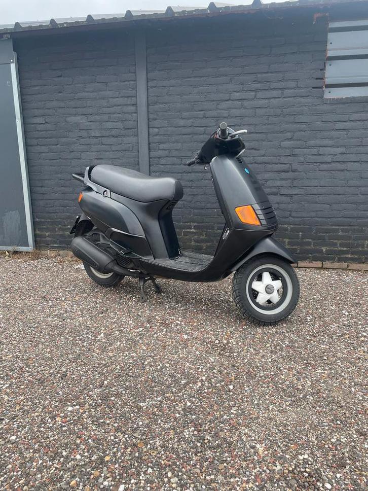 Piaggio SKR 125cc - Duits, Fietsen en Brommers, Brommeronderdelen | Scooters, Gebruikt, Piaggio, Overige typen, Ophalen