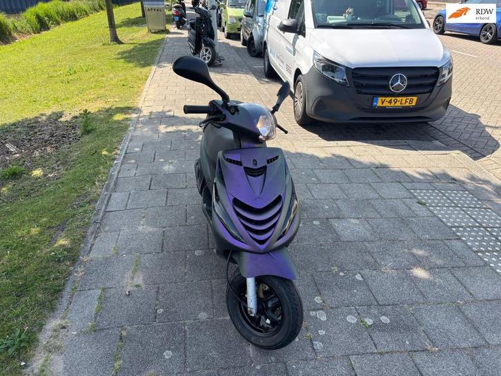 Piaggio Snorscooter Zip, Fietsen en Brommers, Snorfietsen en Snorscooters, Gebruikt, Piaggio, Benzine