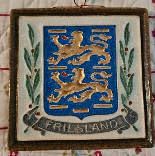 De Porceleyne Fles Delft Cloisonne Tegel provincie Friesland, Antiek en Kunst, Antiek | Wandborden en Tegels, Ophalen of Verzenden