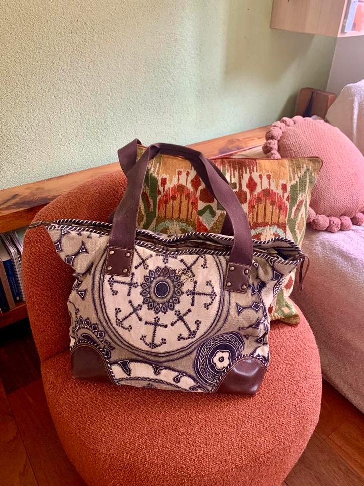 Oilily reistas schoudertas weekendtas canvas met leer, Sieraden, Tassen en Uiterlijk, Tassen | Schoudertassen, Zo goed als nieuw