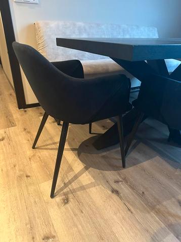 4 eetkamerstoelen zwart velvet gebruikt beschikbaar voor biedingen