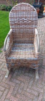 Rotan Schommelstoel, Ophalen