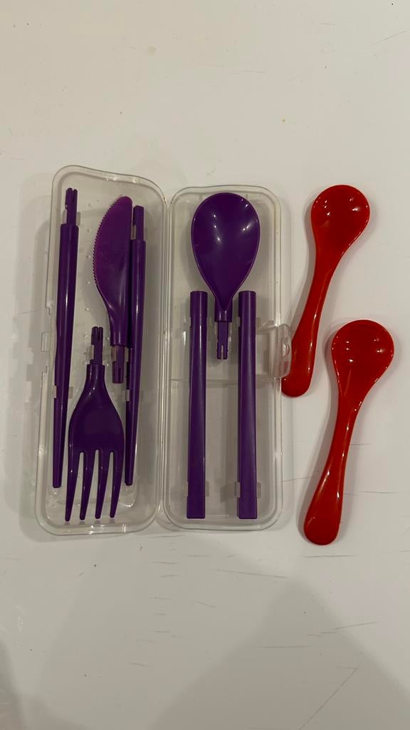 Klein plastic bestek voor kinderen in etui / Plastic cutlery, Ophalen of Verzenden, Nieuw, Kunststof, Bestekset