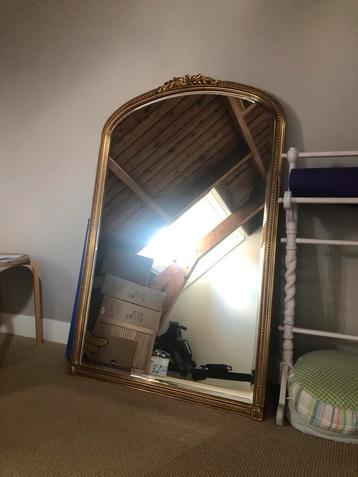 Gouden Spiegel met Ornament beschikbaar voor biedingen
