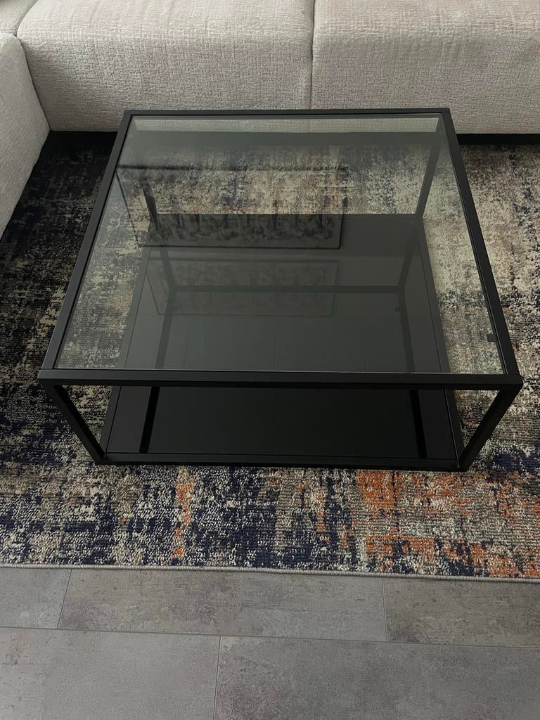 Kave Home Blackhill vierkante salontafel - zwart glas, Huis en Inrichting, Tafels | Salontafels, Ophalen, Vierkant, Nieuw, 50 tot 100 cm