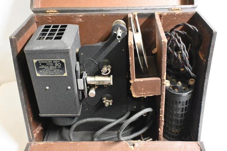 Eastman kodak kodascope eight model 50 filmprojector, Verzamelen, Fotografica en Filmapparatuur, Projector, Voor 1940, Ophalen of Verzenden