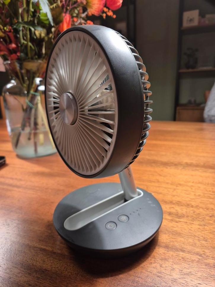 Eurom Vento cordless: tafelventilator met accu: 1 jaar oud, Witgoed en Apparatuur, Ventilatoren, Zo goed als nieuw, Tafelventilator