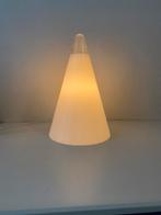 Ilu glazen teepee cone tafellamp , jaren 80, Post Modern, Gebruikt, Ophalen of Verzenden, Minder dan 50 cm