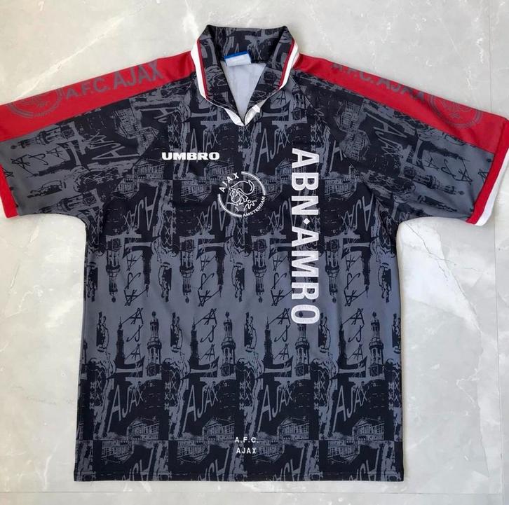 GEZOCHT: Ajax uitshirt 1996/97 incl rugnummer, Sport en Fitness, Voetbal, Zo goed als nieuw, Shirt, Maat XL, Ophalen of Verzenden