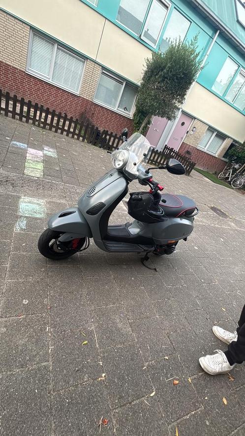 Vespa lx 50, Fietsen en Brommers, Snorfietsen en Snorscooters, Zo goed als nieuw, Vespa, Ophalen of Verzenden