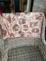 Vintage vierkante sjaaltjes en langwerpige sjaals, Maat 46/48 (XL) of groter, Ophalen of Verzenden, Sjaal, Onbekend