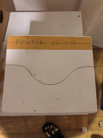 Poppenmal beschikbaar voor biedingen