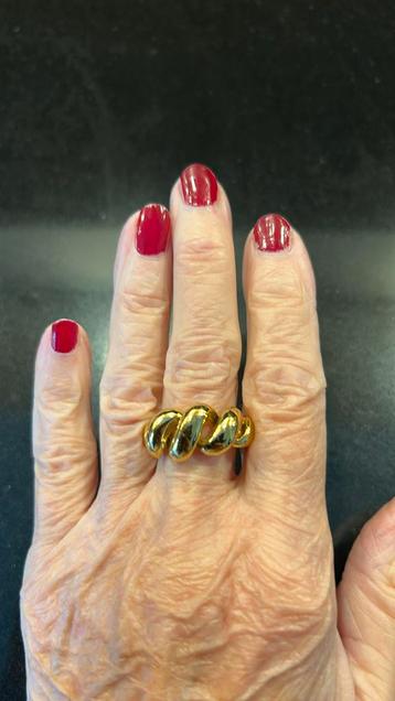 Bijzondere zware vergulde gedraaide ring mt 19 Nieuw beschikbaar voor biedingen
