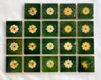Donkergroene art nouveau / jugendstil wandtegels met bloemen, Antiek en Kunst, Ophalen