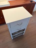 Wit Landelijk Kastje met Rieten Manden (Riviera Maison-stijl, Huis en Inrichting, Kasten | Ladekasten, Ophalen, Gebruikt, 1 of 2 laden