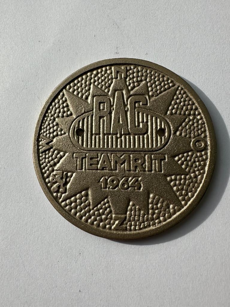 Mooie RAC Teamrit 1964 badge. Voor Uw oldtimer., Ophalen of Verzenden, Gebruikt, Overige typen