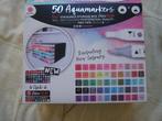 doos  van 50 stuks aquamarkers nieuw in doos, Hobby en Vrije tijd, Tekenen, Ophalen of Verzenden, Zo goed als nieuw, Potlood of Stift