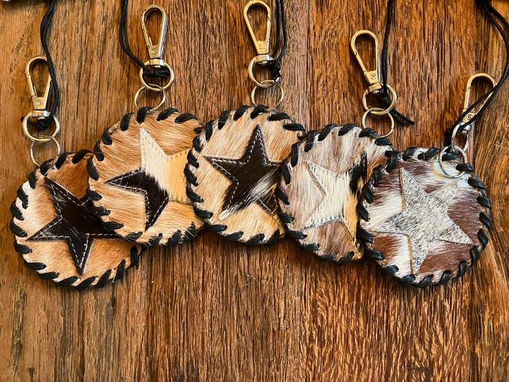 Sleutelhangers koeienhuid en wol, Verzamelen, Sleutelhangers, Nieuw, Dier of Natuur, Ophalen of Verzenden