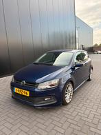 Sportieve Bomvolle Volkswagen Polo R-Line  105PK | Alcantara, Voorwielaandrijving, Zwart, Blauw, Alcantara