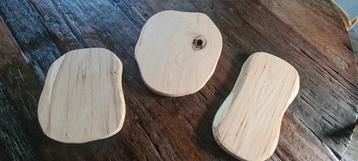Robuste borrelplank. Hapjes plank. Decoreer plank beschikbaar voor biedingen