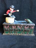 spaarpot , Visser, Vis, gietijzer., Ophalen of Verzenden, Zo goed als nieuw, Metaal of Blik, Overige thema's