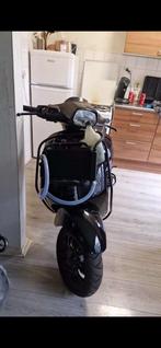 Te Koop Unieke Vespa 172cc M07 Watergekoeld VOLLEDIG NIEUW, Fietsen en Brommers, Scooters | Piaggio, Ophalen of Verzenden, 172 cc
