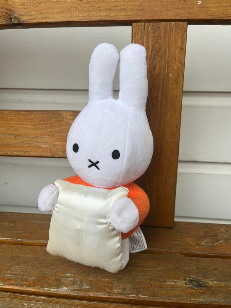 Nijntje snuggle time knuffel Dick Bruna | licht en geluid, Ophalen of Verzenden, Gebruikt, Konijn