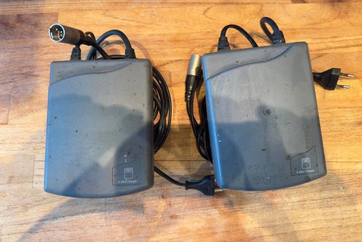 Sparta ION 24V acculader – origineel 2 stuks, Fietsen en Brommers, Fietsaccessoires | Fietsaccu's, Gebruikt, Ophalen of Verzenden