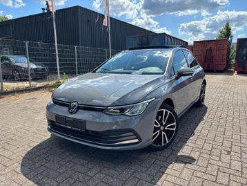 Volkswagen Golf 8 1.5 eTSI 2021 Dsg Pano Acc Nardo Virtual beschikbaar voor biedingen