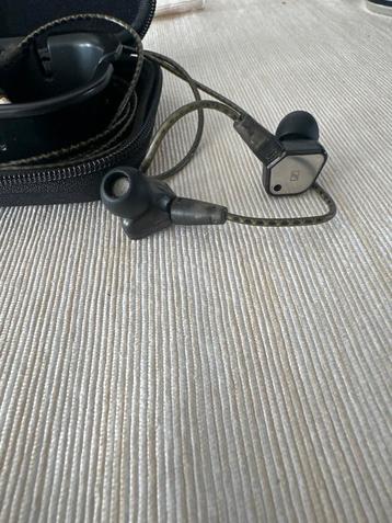 Sennheiser IE 80 In-Ear Monitors – Topgeluid beschikbaar voor biedingen