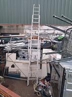 Aluminium Schuifladder met Trektouw en Wielen, Doe-het-zelf en Verbouw, Ladders en Trappen, Gebruikt, Ophalen of Verzenden, Ladder