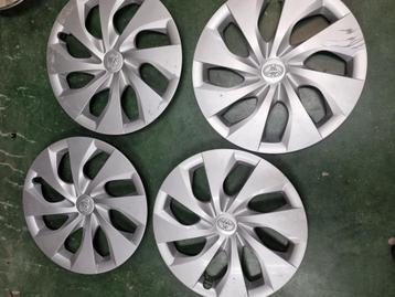 Wieldoppen set Toyota 16 inch beschikbaar voor biedingen