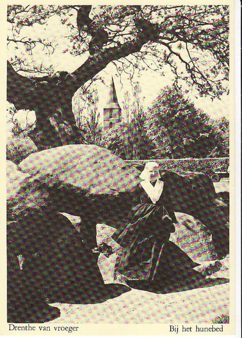 Bij het Hunebed Drenthe Anno 1930., Verzamelen, Ansichtkaarten | Nederland, Ongelopen, Drenthe, 1920 tot 1940, Verzenden