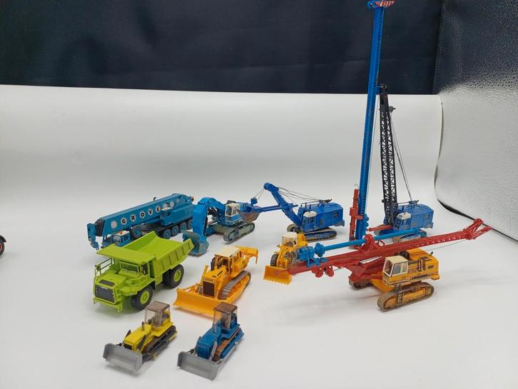 10x kibri grondverzet machines Menck Liebherr, Hobby en Vrije tijd, Modelauto's | 1:87, Zo goed als nieuw, Bus of Vrachtwagen