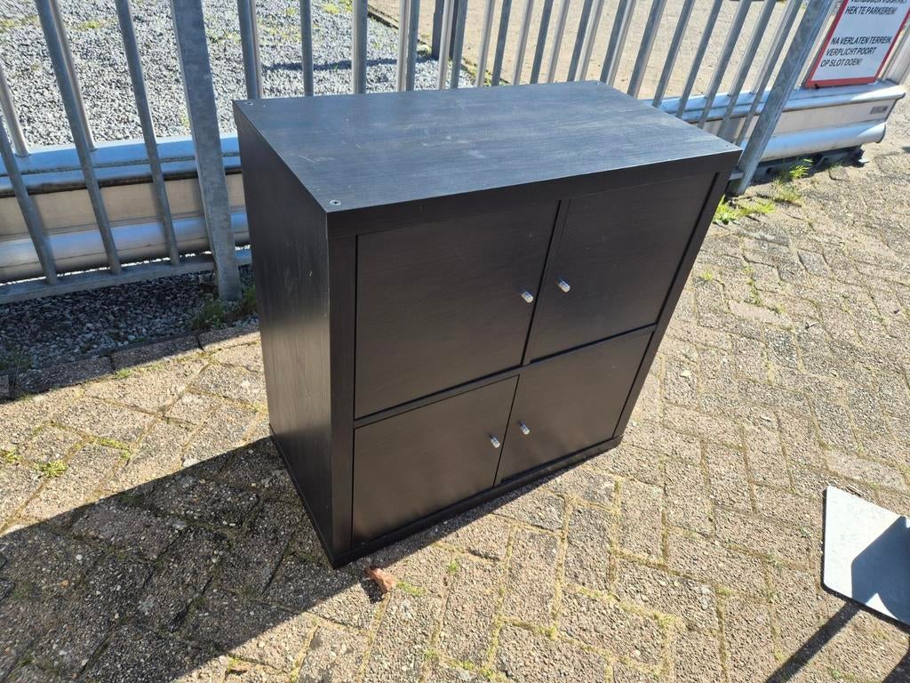 IKEA Kallax kast met 4 vakken en deurtjes - Zwart, Ophalen, Gebruikt