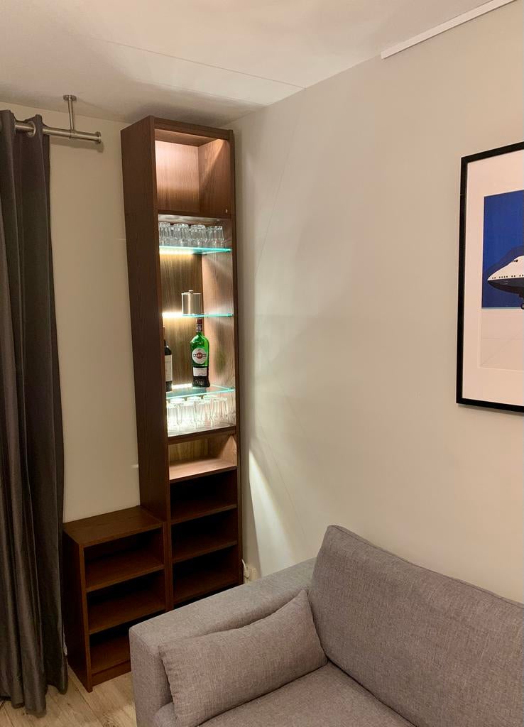 IKEA ‘Billy’ drankbar/vitrinekast/boekenkast (beide units), Amsterdam