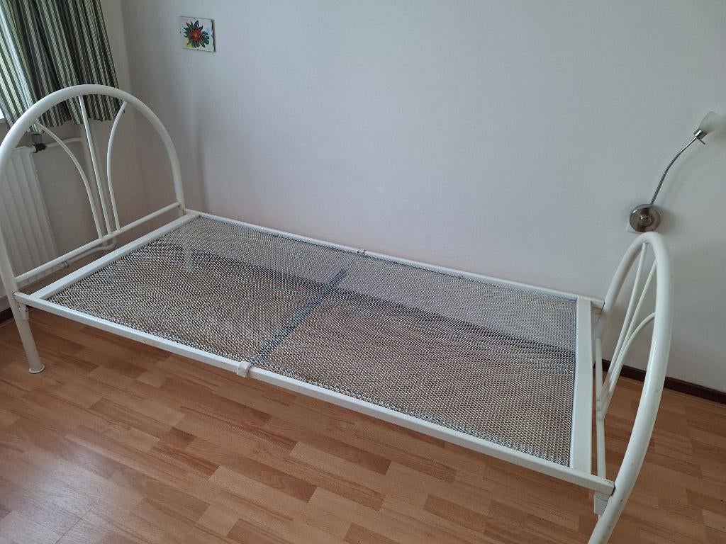 Bed 1 persoons, Huis en Inrichting, Ophalen, Boog voorzijde, Gebruikt, 90 cm
