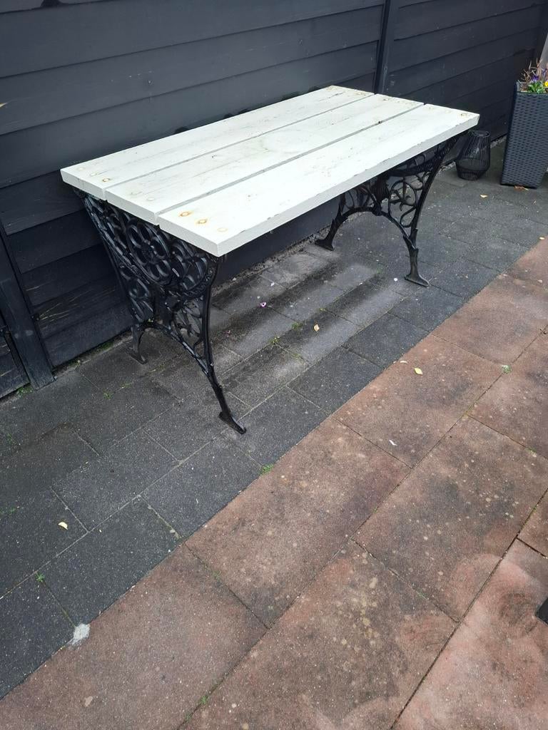 Mooie gietijzeren poten voor een tuintafel., Ophalen, Gebruikt, Rechthoekig, Overige materialen