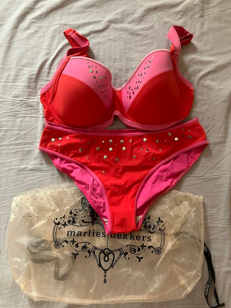 Marlies Dekkers bikini, Ophalen, Setje